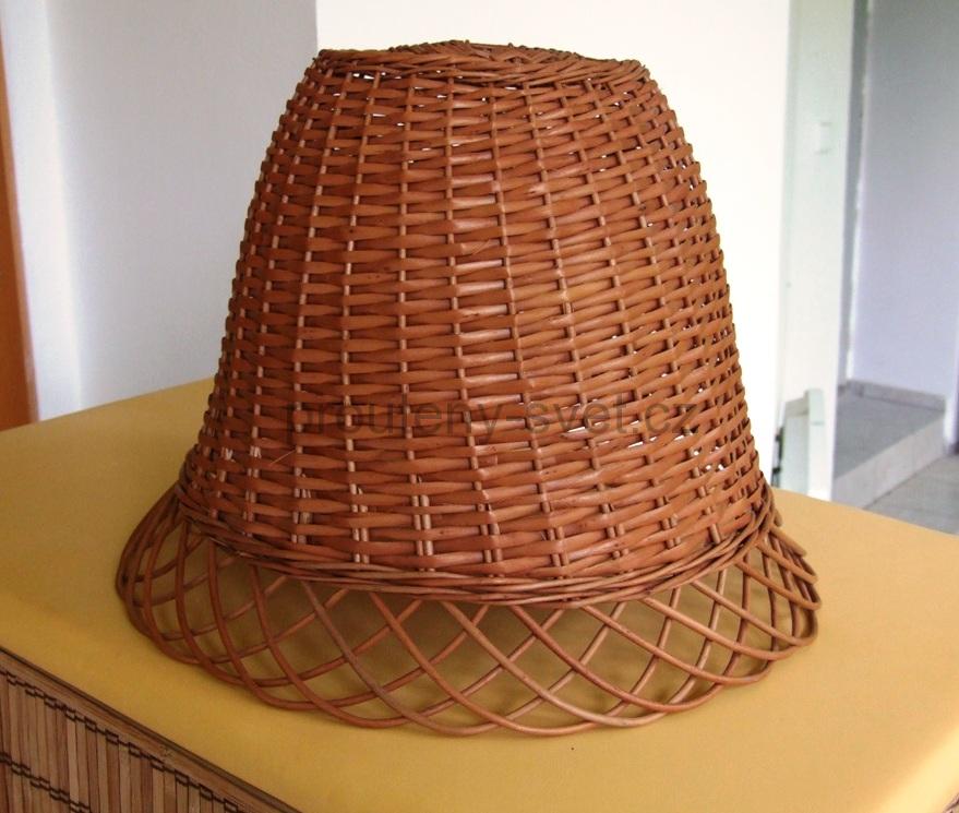 Proutěné stínidlo - klobouček na lampu